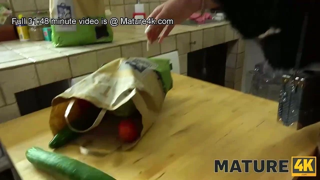 Seductive Bouncy Amy Loves Tempting Fuck Sessions