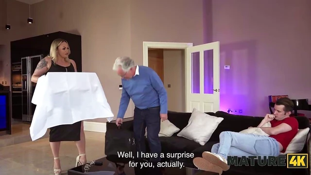 Vivid British Hottie Sam Bourne Shows Her Tricks in Hot 4K Action