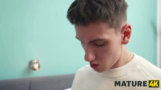 Hot Girlfriend Expertly Assists in Steamy Smutty Moments Together