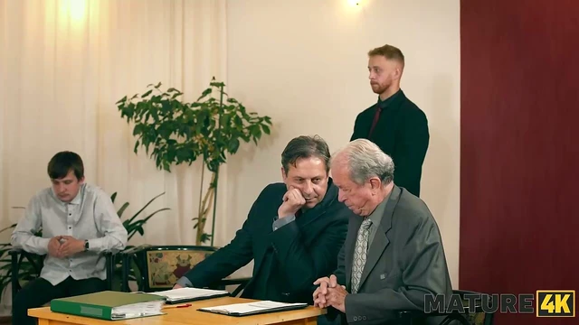 Sizzling Mature Cougar Delivers Unforgettable 4K Pleasure Ride