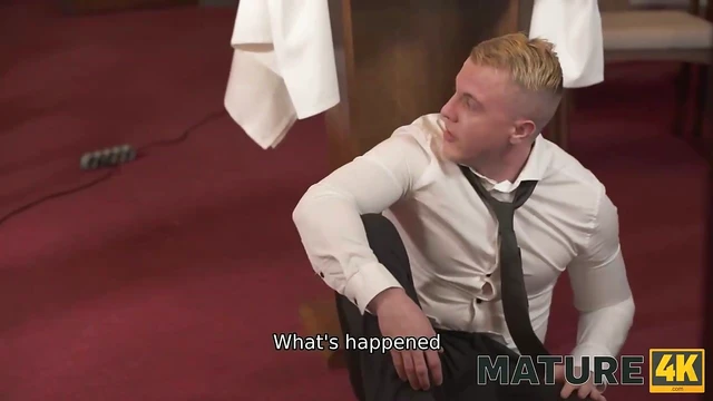 Sexy Mature Woman Gets Paid and Delivers Insane Blowjob Action