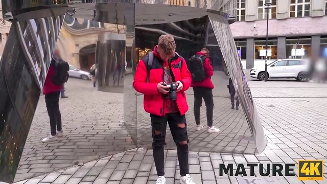 Seductive Mature Woman in Stockings Offers Dirty Pleasures in HD Quality