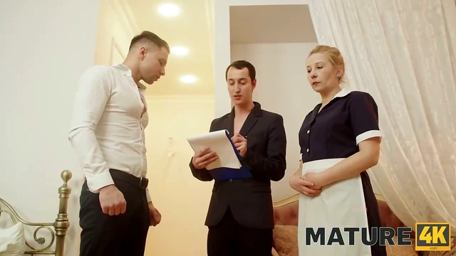 Curvy Mademoiselle's Seductive Show Delights With Fiery Passionate Moments