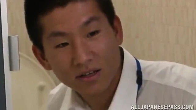 Seductive Japanese Nurse Delivers Mind-Bending Blowjob Pleasure