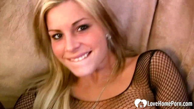 Fine-Looking Pornstar Gives Blowjob Sex at Love Home Porn Scene