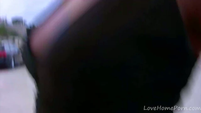 Passionate MILF Seduces at Home for Steamy Sex Encounter