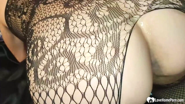 Seductive Kitten Takes Charge in Her Love Home Porn Smut Scene