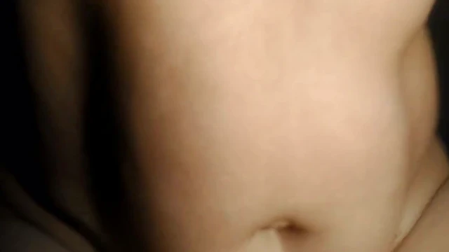 Sizzling Side Chick Delivers Amateur Porn Heatwave Action!