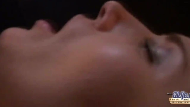 Linda Brown Gets Fucked Missionary Style by Oldje in Trailer