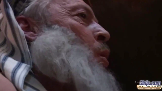 Linda Brown Gets Fucked Missionary Style by Oldje in Trailer