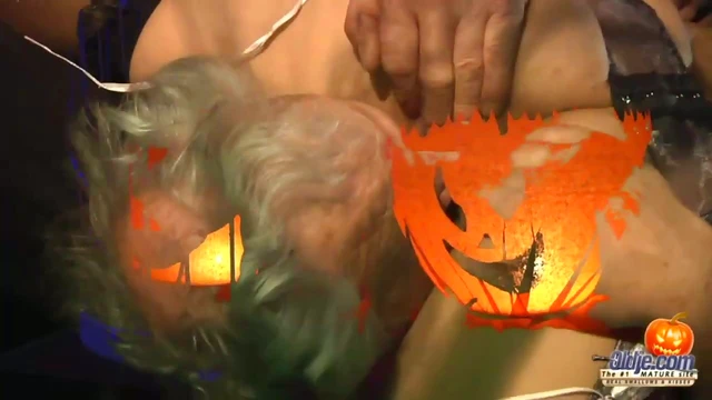 Sizzling Coco Del Mal Seduces You With Reverse Cowgirl Action