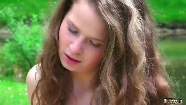 Seductive Bunny Babe Teases With XXX Temptation In Hot Playtime