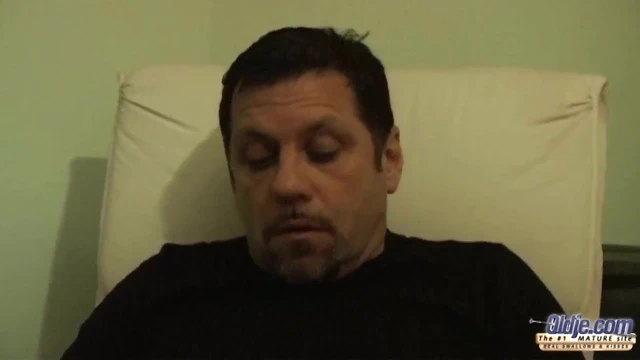 Passionate Juliette Shyn Gives Handjob to Older Man Expertly