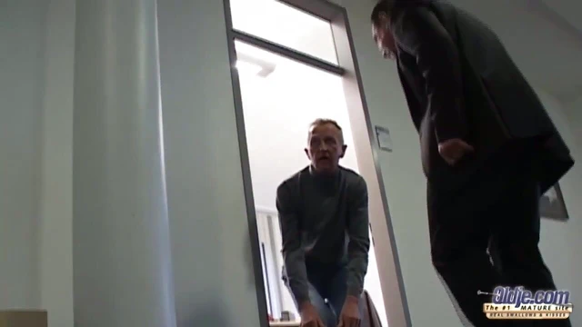 Sunny Jay Shows Off Her Luscious Body Skills in Seductive Sex Showdown