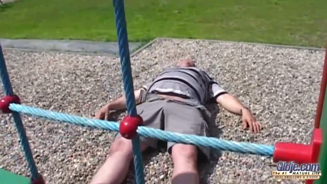 Bendy Dreamscape Girl Gives Mind-Bending Blowjob & Fuck Fest