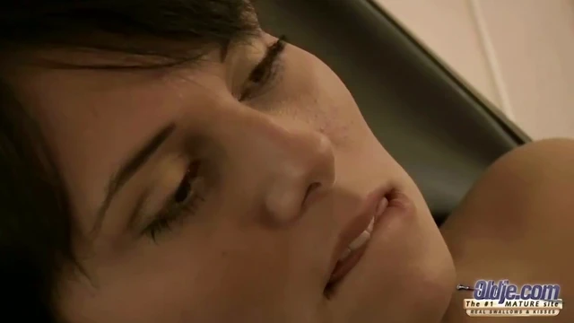 Elite Sex Goddess Melanie Memphis Unleashes XXX Passion Live Onscreen