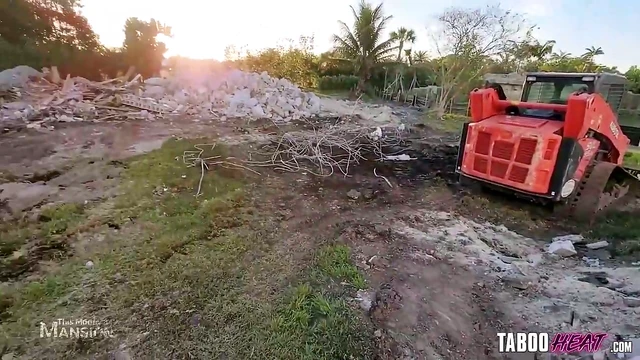 Cory Chase Marvelously Takes On Multiple Dicks In Hot Group Sex