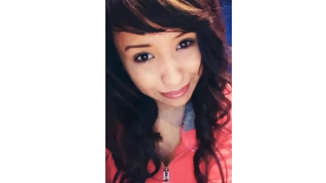 Mexican Beauty Gundemariz Sizzles Hotly at Noraebang Karaoke Night