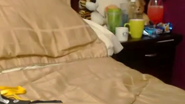 Hot Latina Shows Off Her Sexy Body Live On Webcam Show