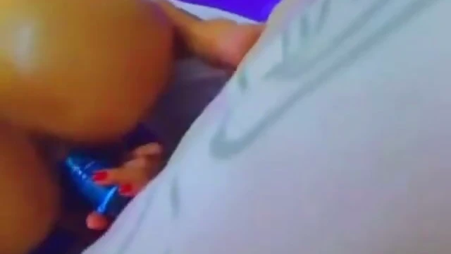 Hot Girl Shows Off Insane Skills Fucking Dildo Live On Camera