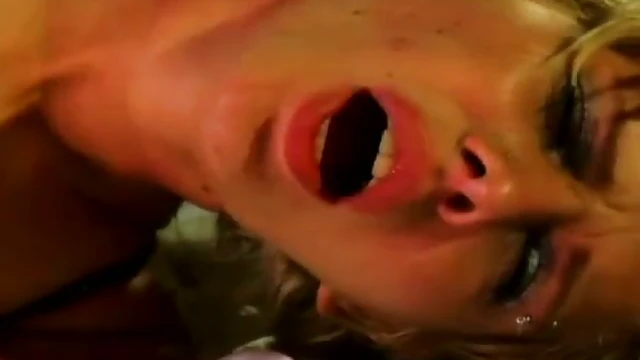 Sizzling Bianca Lopes Shows Off Her Shaved Pussy in Hot Anal Missionary Sex