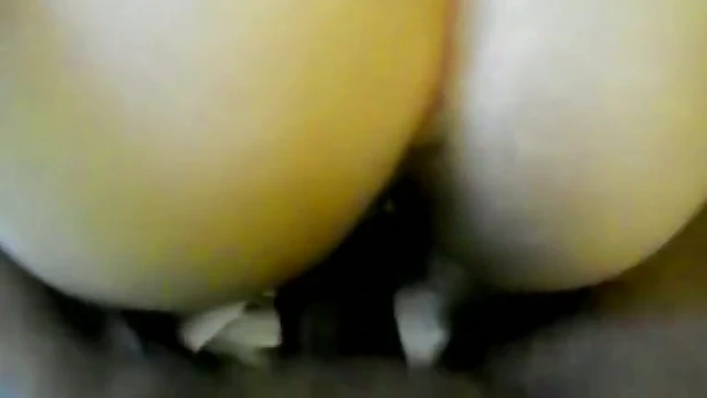 Sexy Amateur Cutie Twerks Before Her Boyfriend's Cock Craves Attention