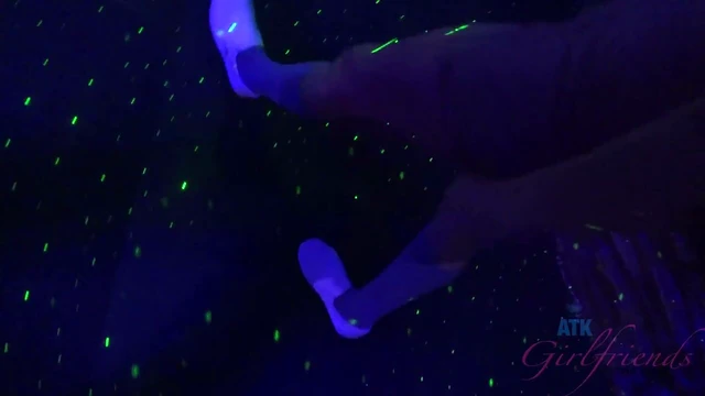 Savannah Sixx's Brunette Pleasures & Candid Anal Sex Chat