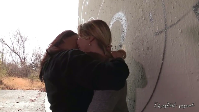 Lesbian Seduction: Dana Vespoli Fingers Jessie Andrews Passionately Deep