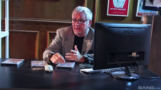 Sultry Latina Audrey Royal Gives Head Before Riding Him Hard