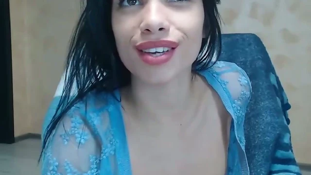 Sexy Latina Amateur Shows Vibrator Magic in Her Pussy Live Cam Show