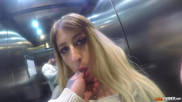 Sensual Blonde Enjoys Deep Throat Blowjob Before Rough Sexual Encounter