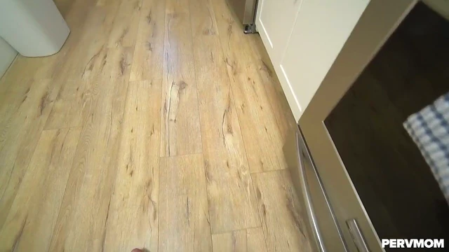 Passionate Home Romp With Cock-Craving Girlfriend Mona Azar