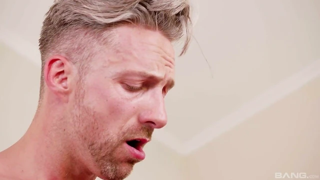 Blissful Night With Lucky Guy Drilling Wives Julia & Francys Passionately