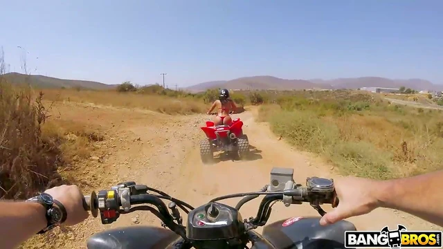 Luna Star's Bubble Butt Gets Fucked Hard Outdoors Under Moonlight