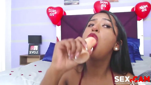 Lingerie-Wearing Solo Chick Moans Loudly While Fingering Her Pussy Hard