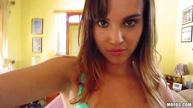 Beautiful Babe Tobee Keepsake Delivers Hot POV Fucking Fantasy Experience