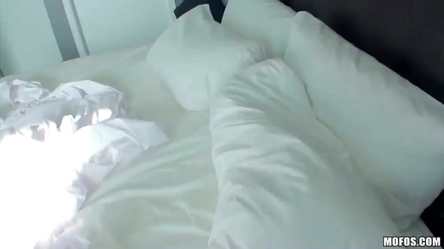 Beautiful Teen Alexa Rydell Enjoys Passionate Hardcore Sex Encounter