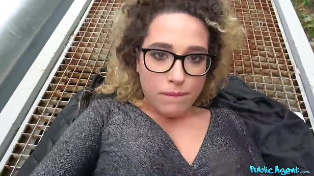 Passionate Alma Del Rey Craves Cumming After Rough Lovemaking Encounter