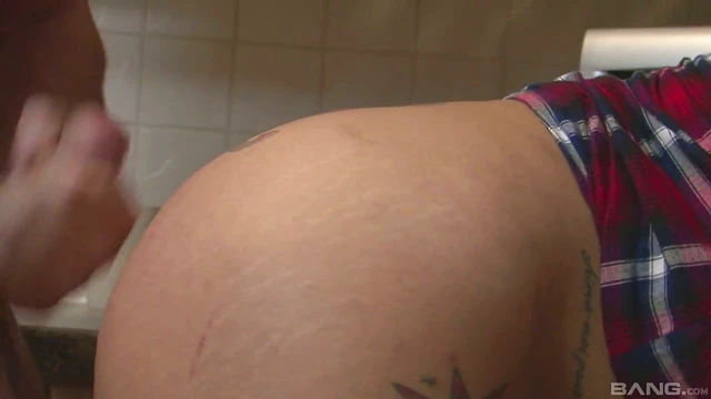 Clothed Latina Yasmine Leigh Gets Hardcore Fucked in Kitchen Passionately