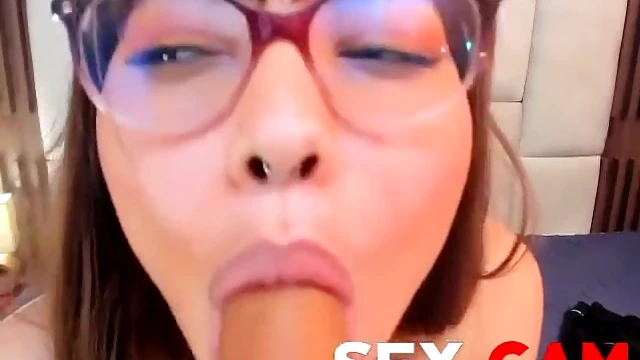 Sizzling Solo Show by Big-Titted Beauty with Trimmed Pussy Pleasures Herself