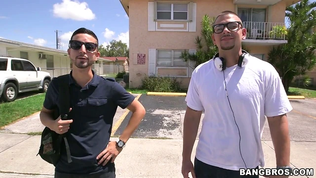 Sizzling Hot Latina Sadie Santana Sucks Big Cock Before Getting Fucked Hard