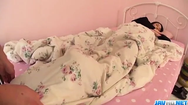 Hot Mao Miyabi Vibrates Her Pussy In Seductive Bedroom Playtime