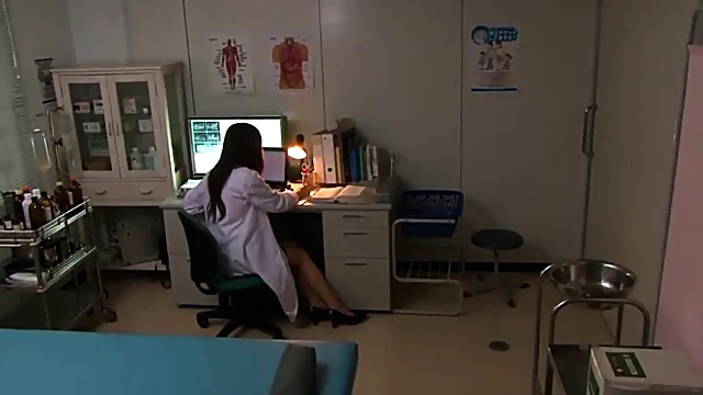 Yuna Shiina Seduces Doctor For A Wild And Steamy Bedtime Encounter