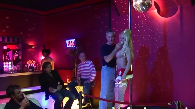 Hot Kisses After Three Fucksluts Get Adorable Facial Treatments Together