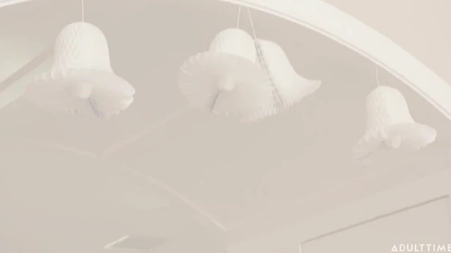 Vivianne DeSilva & Lolly Enjoy Hotel Group Sex Extravaganza Together