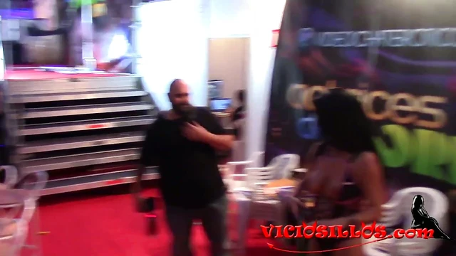 Sexy Carla & Arisa Taking Turns Devouring Hard Cocks at Event Showdown