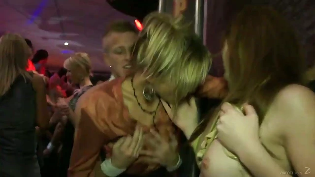 Hot Babe Sucking Cock Before Orgasmic Cunt Sex Fest at Wild Party