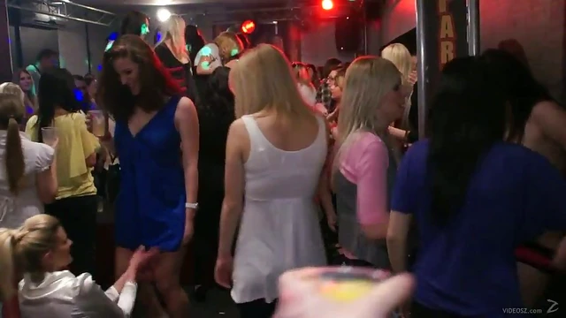 Hot Babes Enjoy Wild Group Sex Party Sucking Cock & Fucked Hard