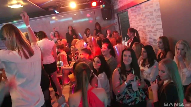 Babes Love Sharing Delicious Dicks Together for Ultimate Pleasure Night