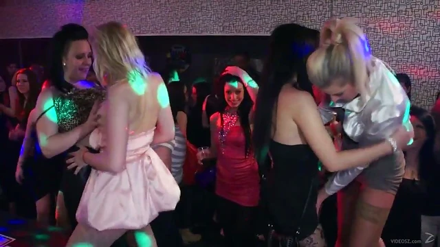 Hot Babes Go Wild With Cock-Sucking & Hardcore Group Sex Fun